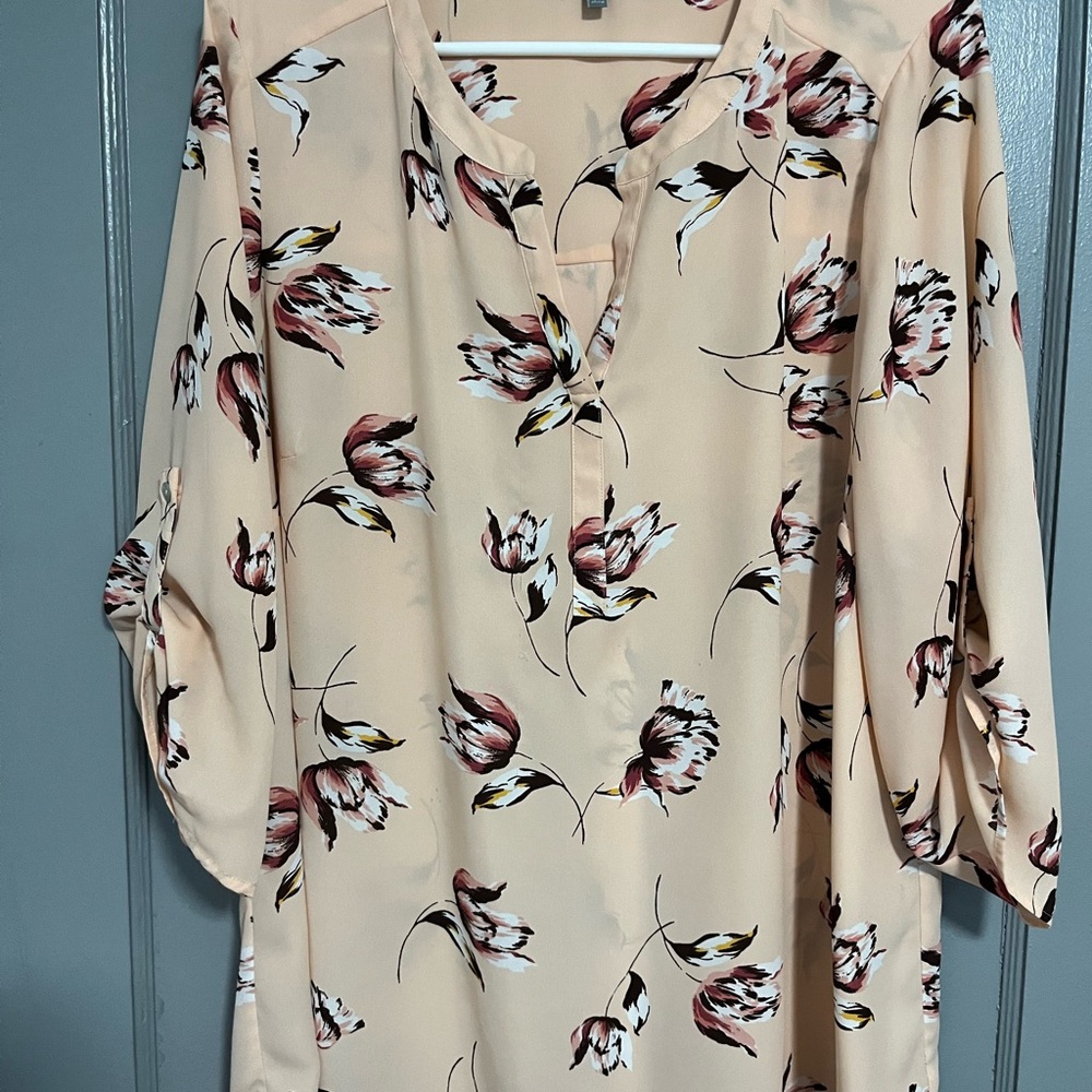 Daniel Rainn Cream and Red Blouse Elegant Top